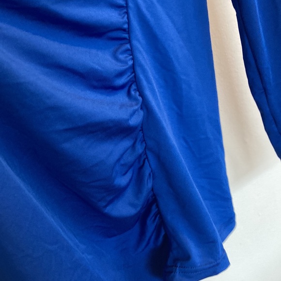 Blue nursing top size small - Picture 2 of 4